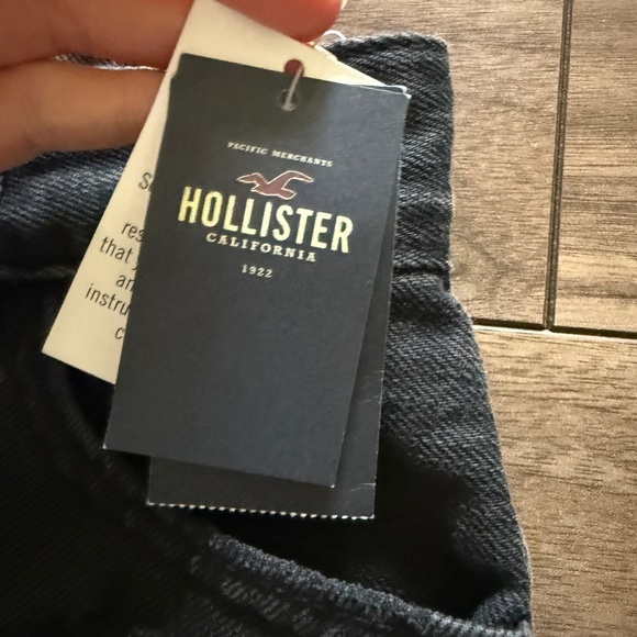 NWT! Hollister High-Rise Distressed Mini Skirt | NWT | Size 00 (W23) - Picture 5 of 9